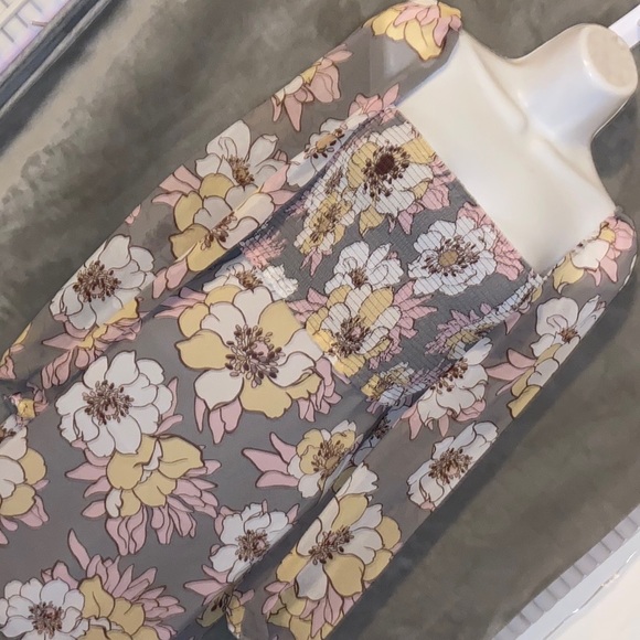 Smocked chiffon mini dress by Aritzia - Picture 3 of 6